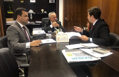Prefeito Cacau garante a construção de três novas Unidades de Saúde em Marechal Deodoro