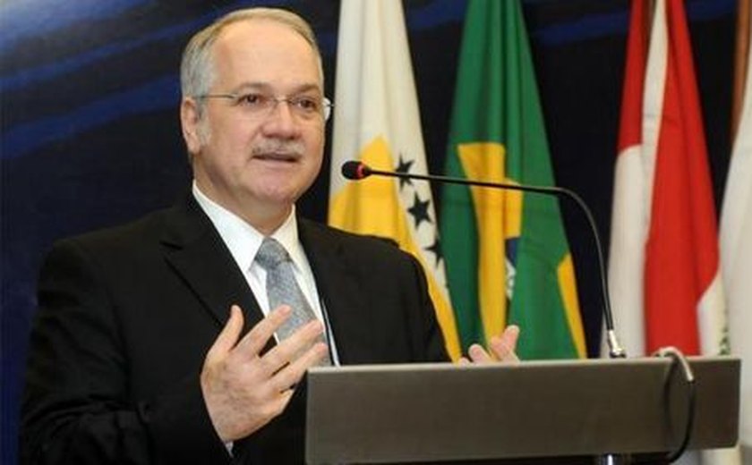 Indicação de Fachin ao STF é questionada durante sabatina no Senado