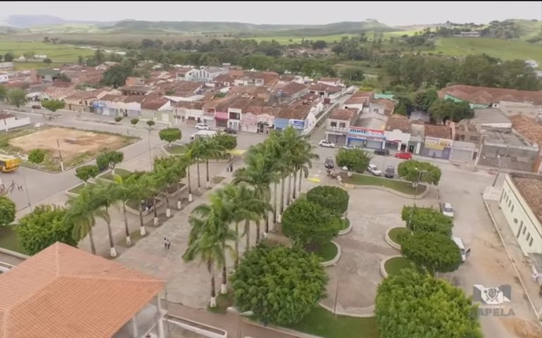 Casal efetua manutenção em motobomba da elevatória de Capela nesta terça-feira (20)