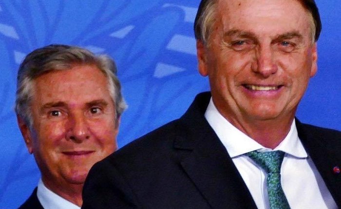 Collor se mantém fiel a Bolsonaro Collor se mantém fiel a Bolsonaro