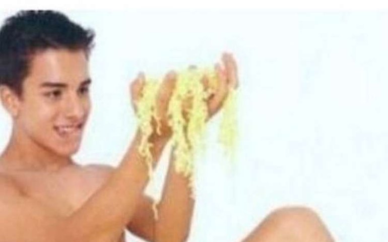 Junior explica foto em banheira de macarrão instantâneo: ‘não sabia dizer não’