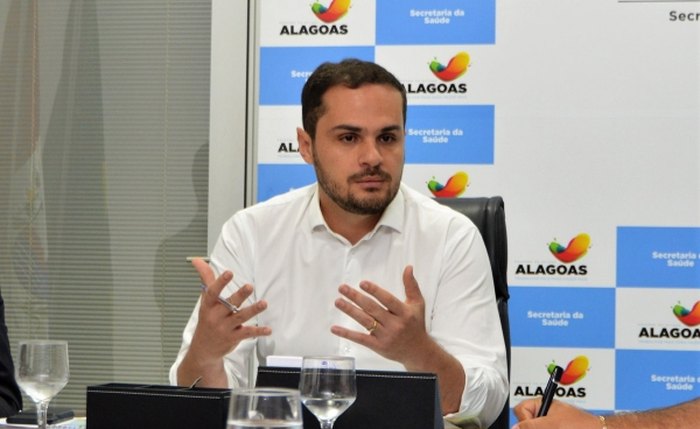 O secretário de Saúde Alexandre Ayres