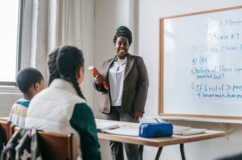 Quando o professor volta a ser aluno: docentes prestam o Enem e vestibulares para entender melhor seus estudantes