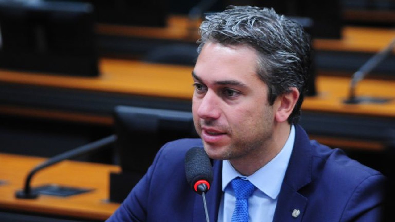 Projeto proíbe pagamento de ajuda de custo para deputados e senadores reeleitos