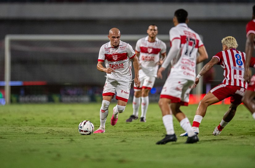 CRB vence Náutico por 2 a 1 e se afasta do Z-4 da Série B
