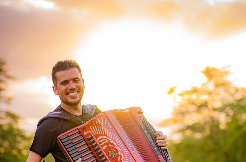 Luan Estilizado leva o forró ao Carnaval de Alagoas em meio à maratona pelo Nordeste
