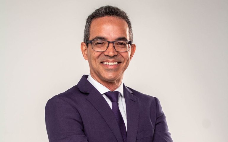 Reitor da Uncisal toma posse como Membro Titular da Academia Alagoana de Medicina
