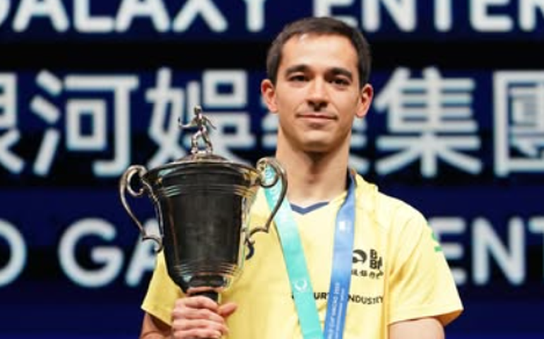 Hugo Calderano vence na estreia e avança no Mundial de tênis de mesa em Doha