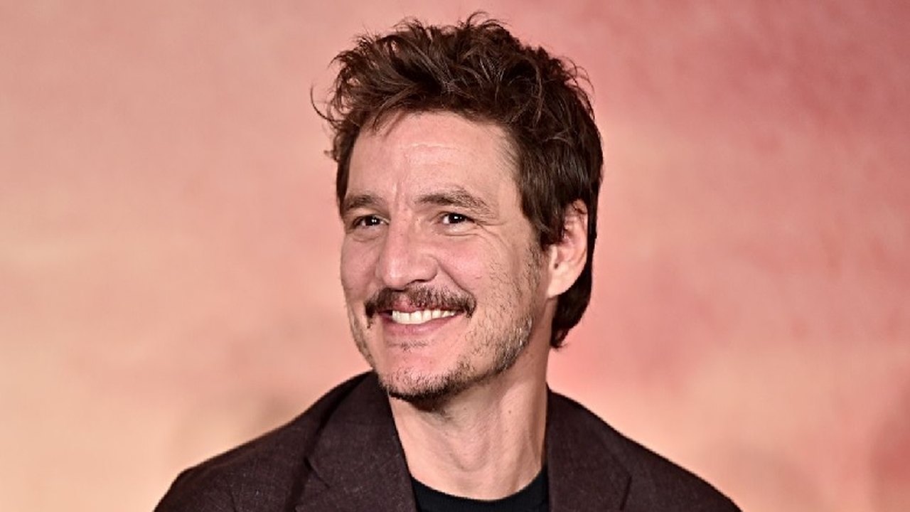 Pedro Pascal afirma não enxergar com capacete para gravar ‘The Mandalorian’