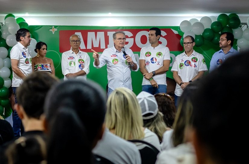 “Ajudei a criar o SUS e salvar vidas sempre será prioridade”, diz Renan Calheiros em reunião com profissionais da área