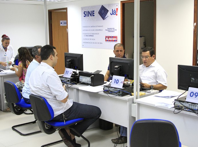 Centrais Já! somam mais de 400 mil atendimentos em 2015