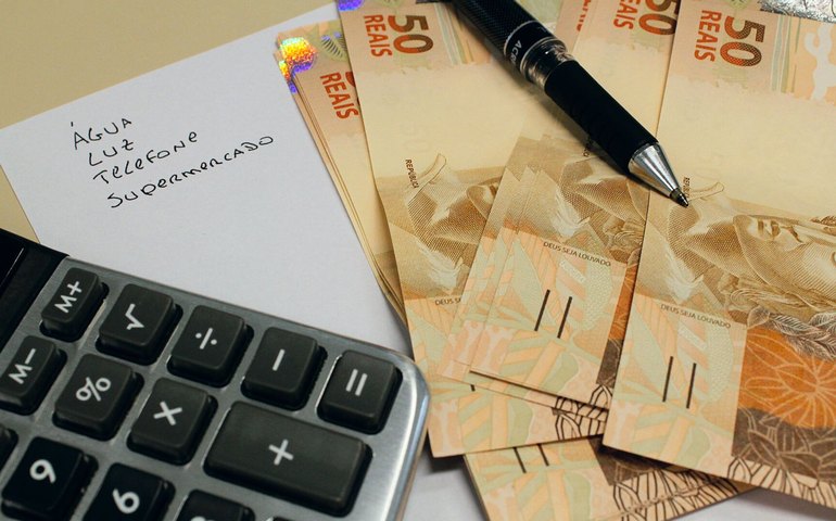 Inflação fica acima da meta e termina 2024 em 4,83%; governo culpa seca e cheias