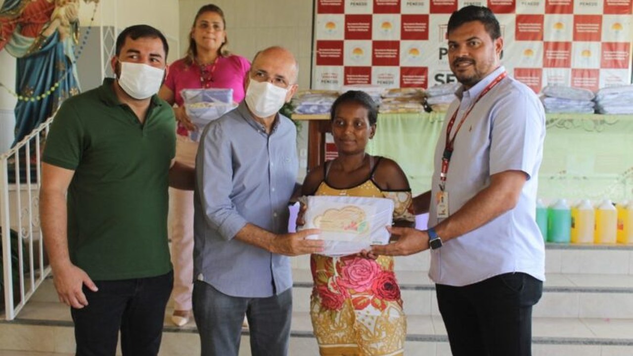Gestantes assistidas pelo CRIA em Penedo recebem enxoval para bebê