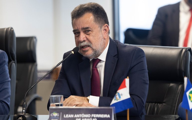 Em Brasília, Lean Araújo defende diálogo com o parlamento para que PEC nº 45 não suprima direitos dos servidores públicos