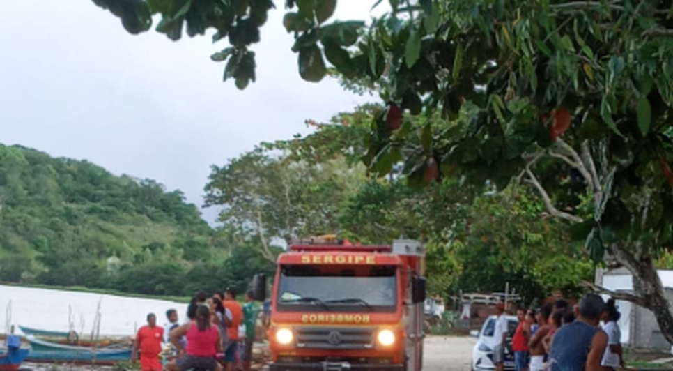 Pescador desaparece após cair de embarcação em Neópolis / Foto: Foto: Portal A8SE/Reprodução