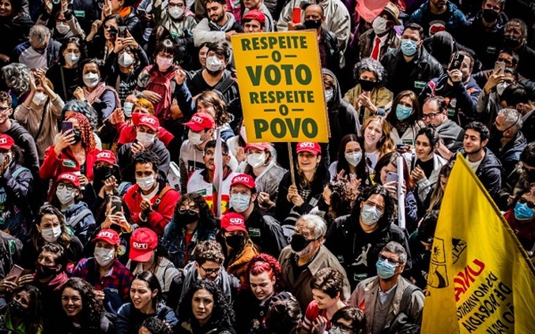 Violência política cresce na França em meio à tensão durante campanha eleitoral