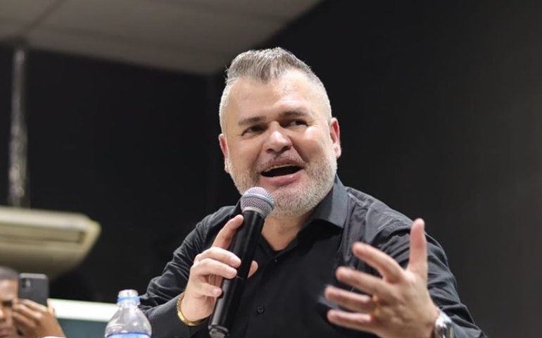 Pastor evangélico que apoiou Lula nas eleições pede ajuda financeira a fiéis oferecendo e-book