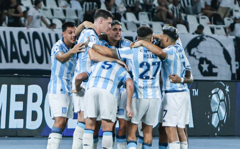 Libertadores: áudio do VAR aponta 'golpe na genital' para expulsar Plata em Racing x Flamengo