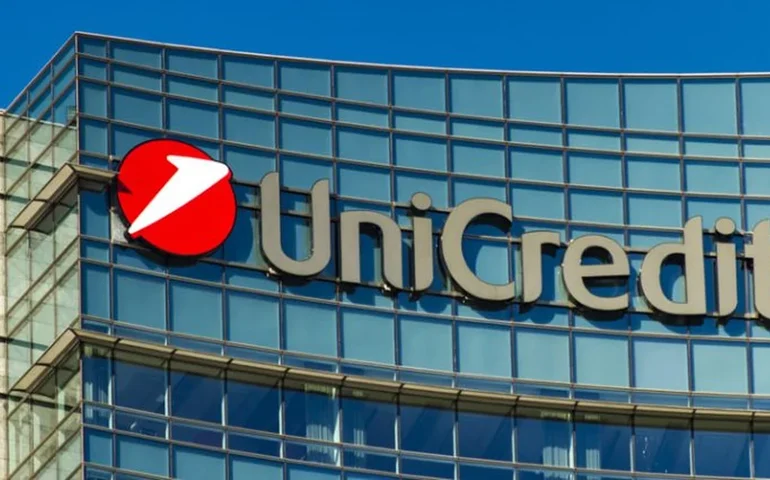 UniCredit lança oferta para ampliar participação no Commerzbank