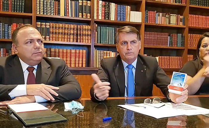 Ministro interino participou de live ao lado do presidente Bolsonaro