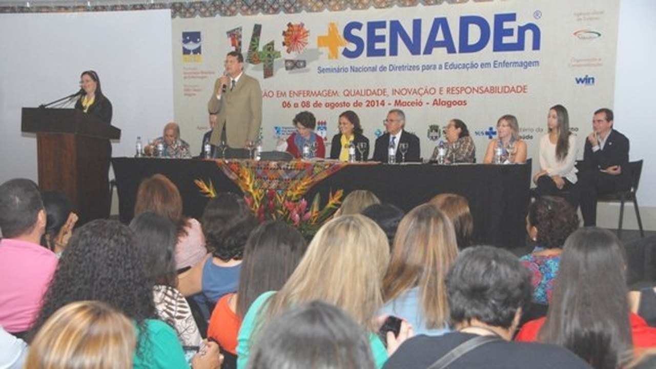 Formação para o profissional de enfermagem é discutida em seminário