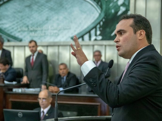 Deputado Davi Maia lança processo seletivo para vagas em seu gabinete