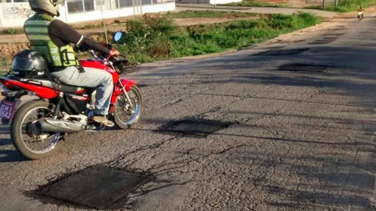Arapiraca: Operação tapa-buracos chega ao bairro Olho d’Água dos Cazuzinhas