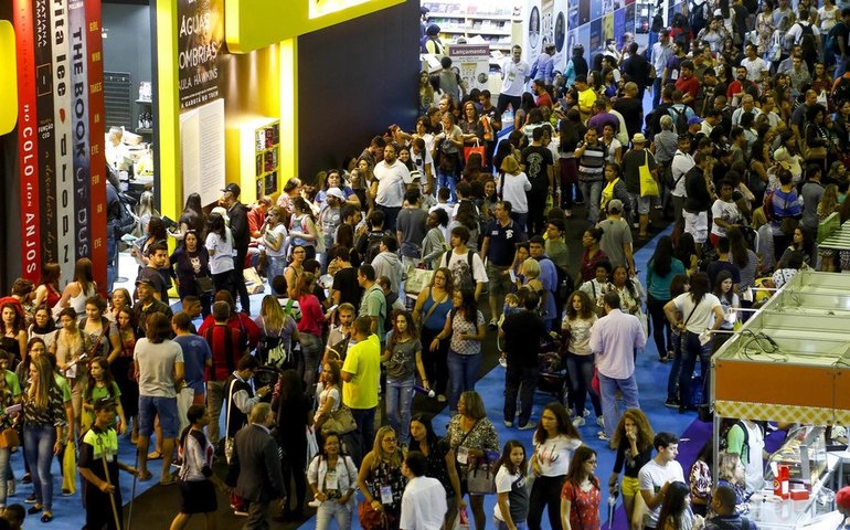 Bienal do Livro inicia maratona cultural e aposta na interação com o público