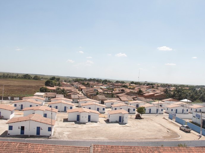 Estado e prefeitura entregam casas populares e quadra em Campo Alegre neste sábado