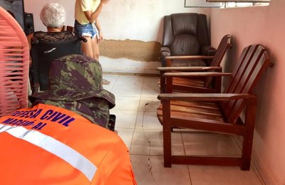 Defesa Civil vai analisar rachaduras no bairro do Farol 