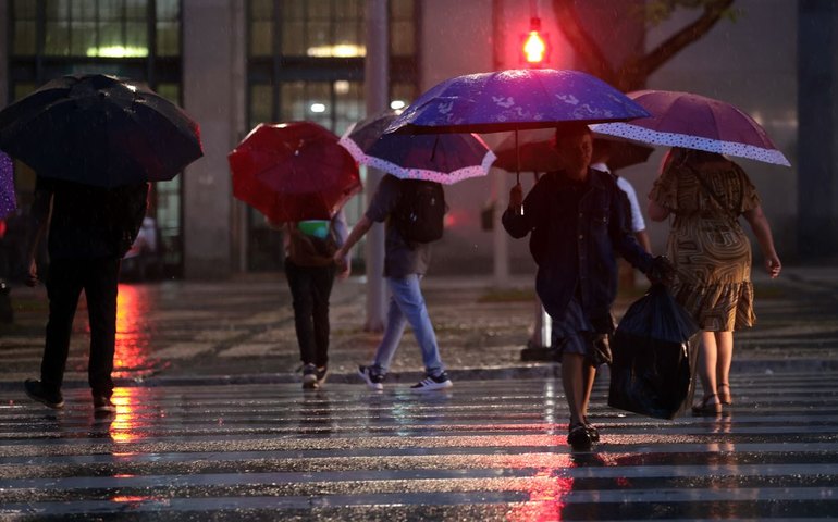SP: chegada de frente fria amplia nível de alerta da Defesa Civil