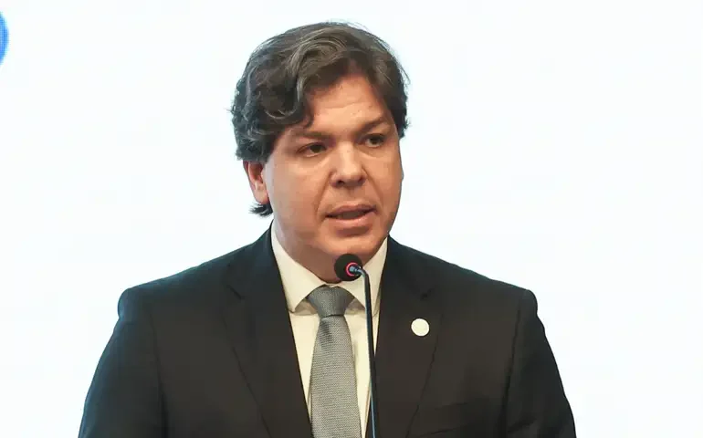 Novo ministro das Comunicações, diz, em posse, que dará prosseguimento às políticas do setor