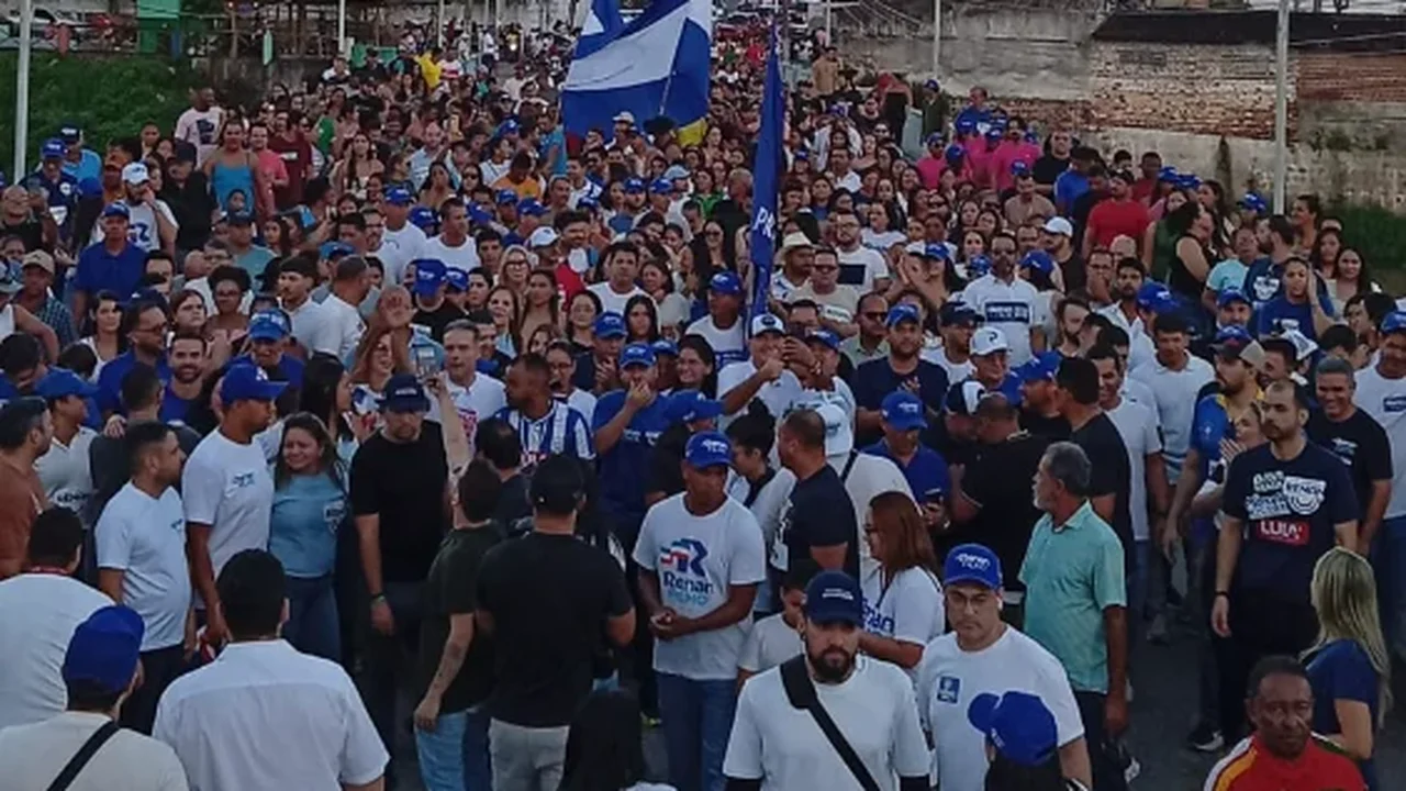 VÍDEO: Em caminhada em Viçosa, Renan Filho destaca obras, recebe apoios e defende “governo de paz” para Alagoas