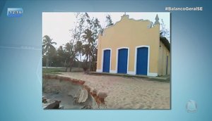 Avanço do mar ameaça destruir capela histórica na praia do saco 
