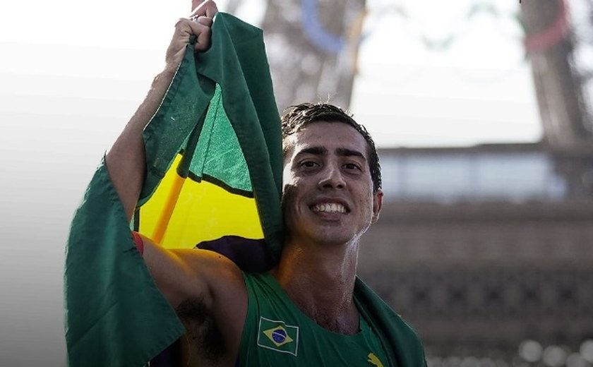 Caio Bonfim foi lateral da base do Brasiliense antes de seguir a família no atletismo