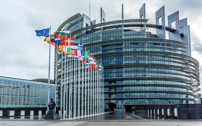 Parlamento Europeu pede à Comissão Europeia pacote de  2 tri para combater crise
