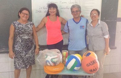 Escolas municipais recebem material da Caravana do Esporte