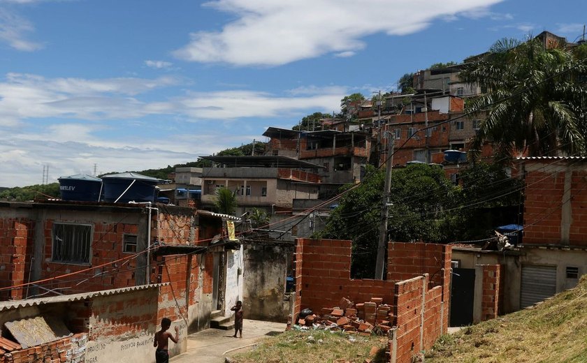 Senado aprova recursos para regularizar favelas e áreas de invasão