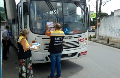 Operação Catraca Alta flagra irregularidades em ônibus