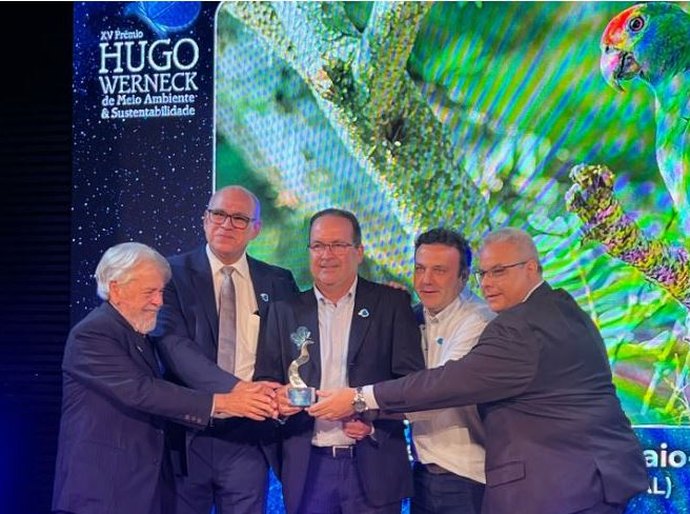 Reintrodução de Papagaios Chauás nas matas alagoanas recebe Prêmio Hugo Werneck em Minas Gerais