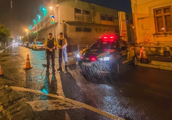 Agentes do DMTT escoltam paciente oncológica a hospital durante pico do trânsito em Maceió