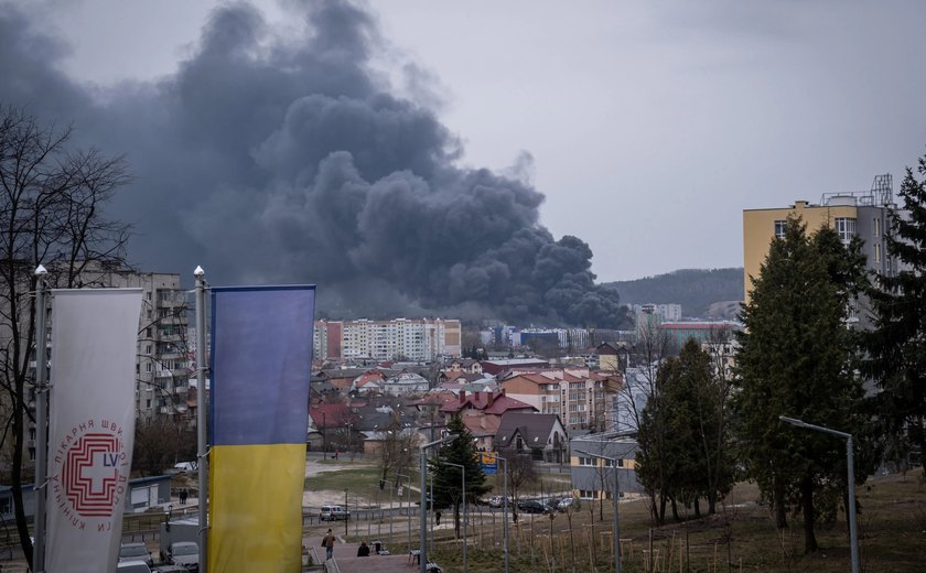 Ataques de drones provocam explosões na cidade ucraniana de Lviv