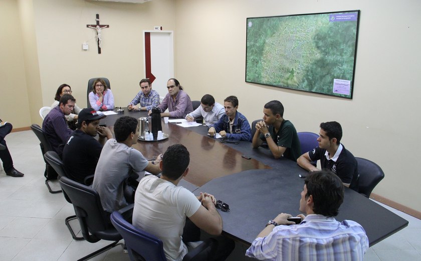 Arapiraca: Célia fortalece transporte público com estudantes