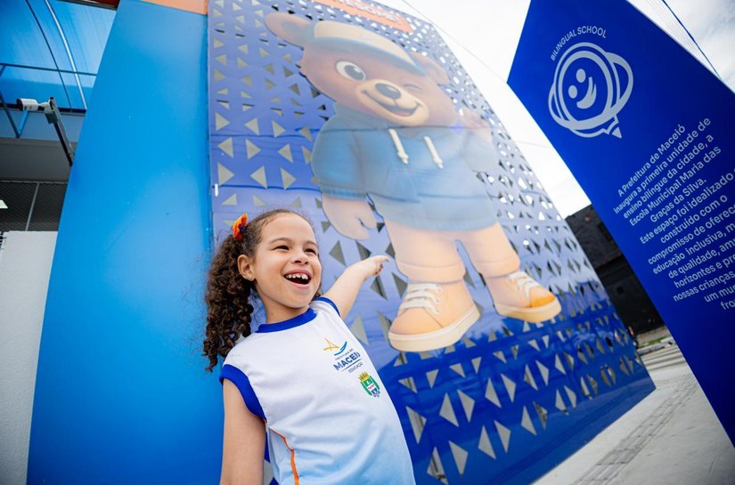 Rotina em primeira escola pública municipal bilíngue transforma o dia a dia de estudantes no Graciliano Ramos