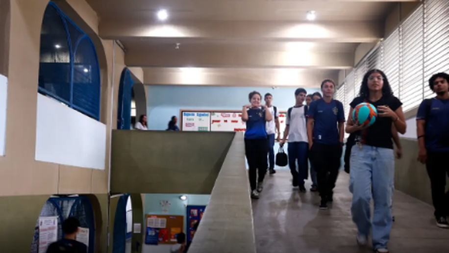 Pé-de-Meia começa a pagar sexta parcela a estudantes nesta segunda