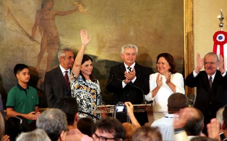 Roseana Sarney renuncia ao governo do Maranhão