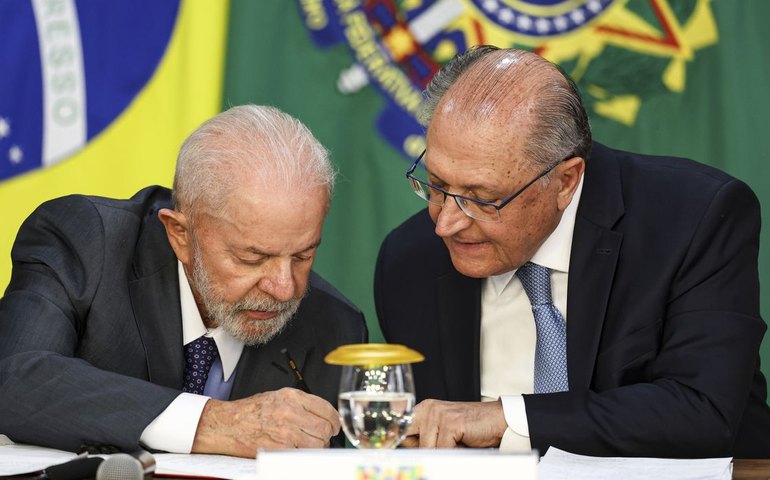 Apex assina convênios de R$ 537 milhões para incentivar exportação