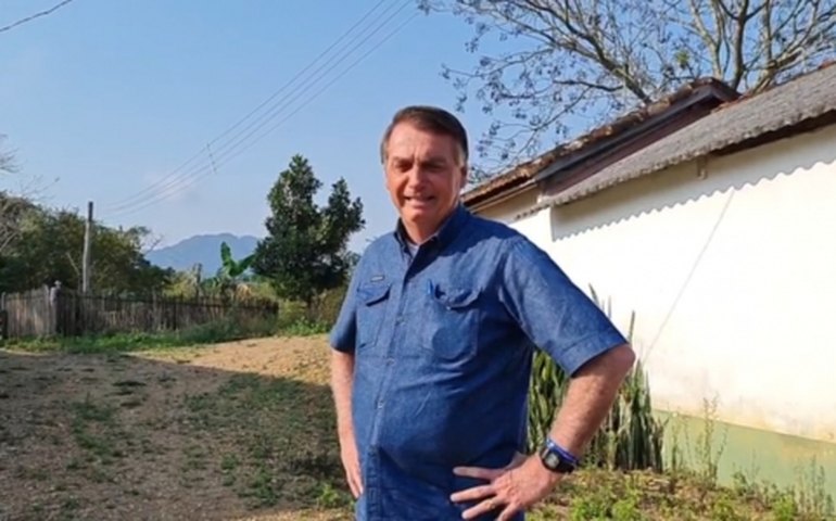 Bolsonaro pede solução para ampliar isenção da tabela do Imposto de Renda