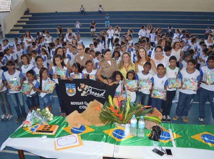 Escola Sagrado Coração realiza formatura do Proerd