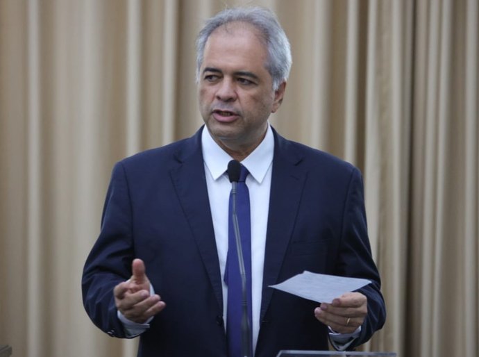 Deputado Silvio Camelo saúda eleição do papa Leão XIV